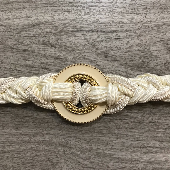 Beautiful vintage rope white, cream and gold belt - Picture 3 of 8